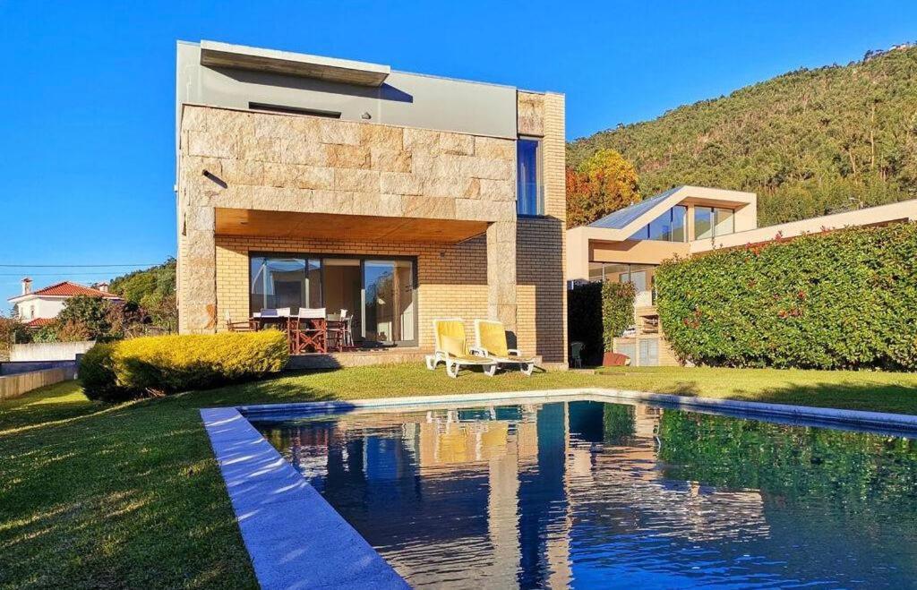 Hill & Beach House Viana do Castelo Exteriör bild